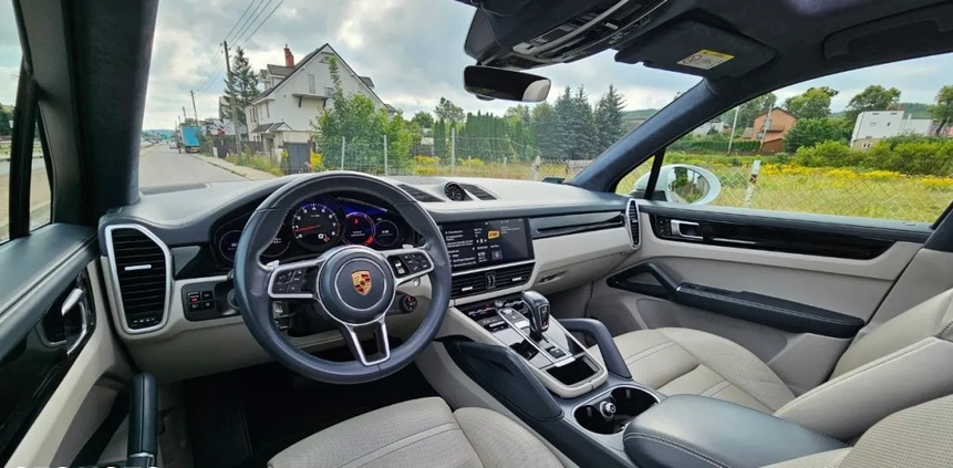 Porsche Cayenne cena 269000 przebieg: 107000, rok produkcji 2019 z Gdynia małe 79